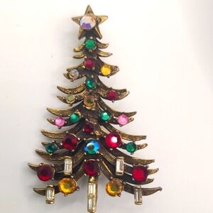 Vintage Hollycraft Christmas Tree Brooch – 1950s Holiday Sparkle